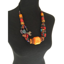 Collier en anciennes perles réemployées
