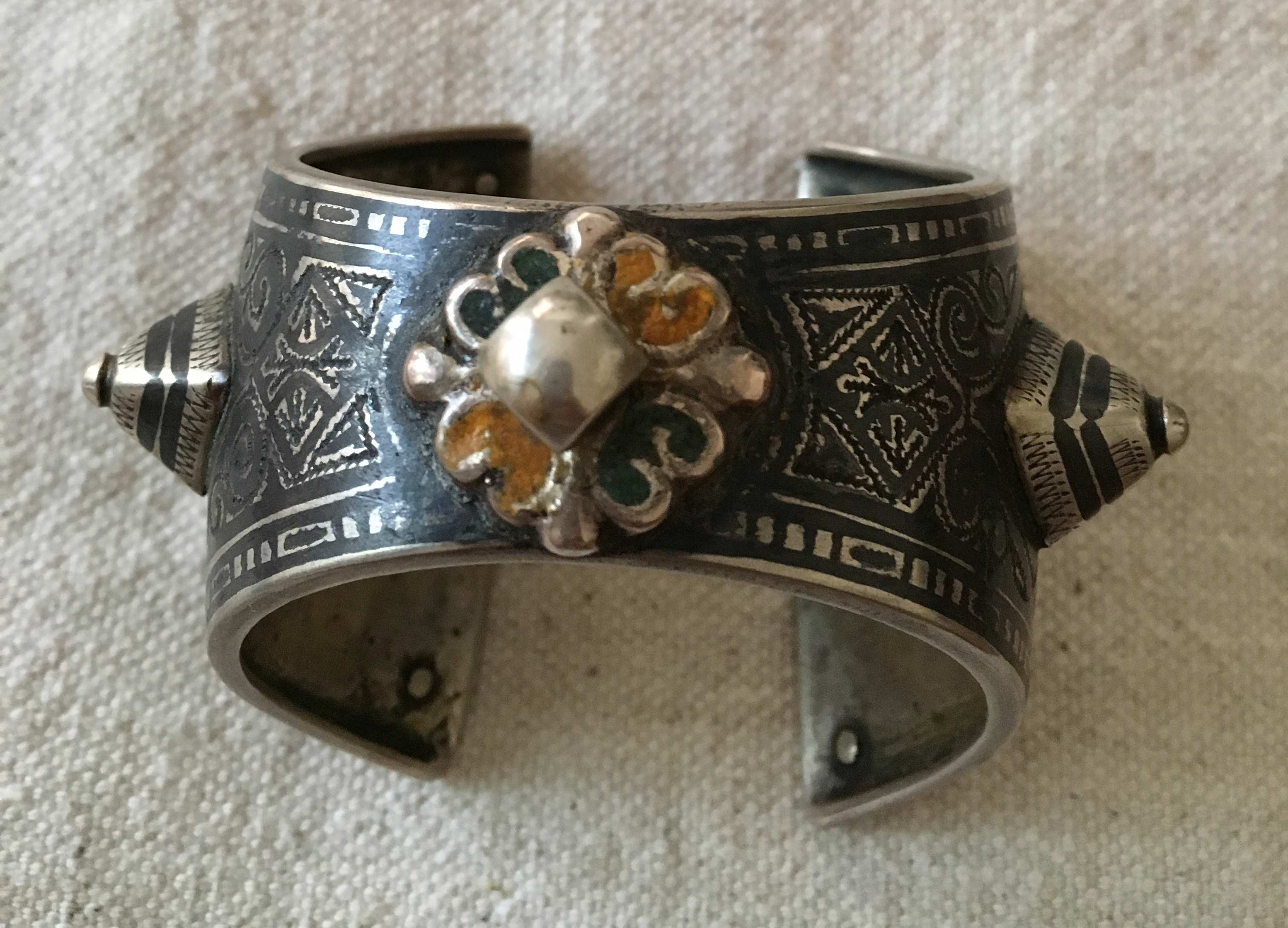 Bracelet en Perles et Bois | Berbère Chic | Artisanat Tunisien | Samak