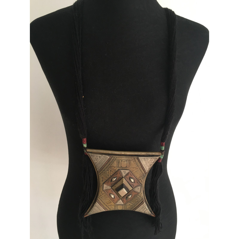 Collier berbère fabrication artisanale