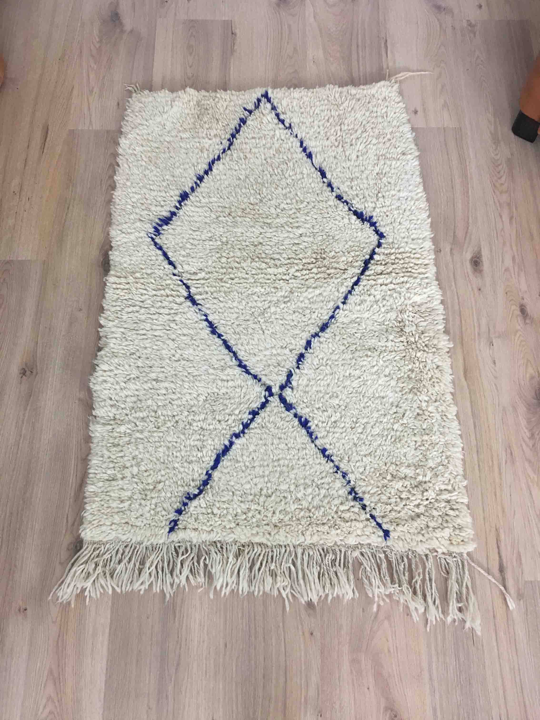Petit tapis fin à losange style berbère