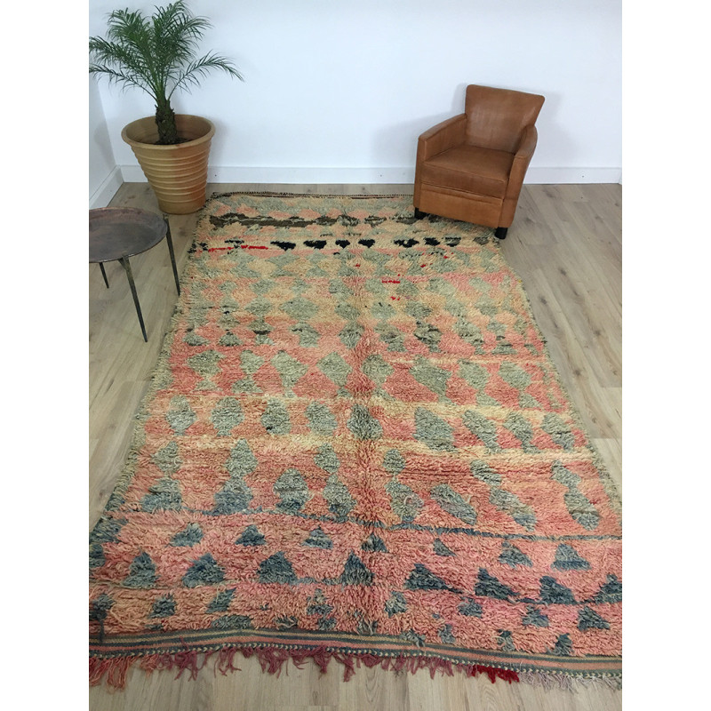 Tapis berbère ancien couleurs pastel motifs losanges